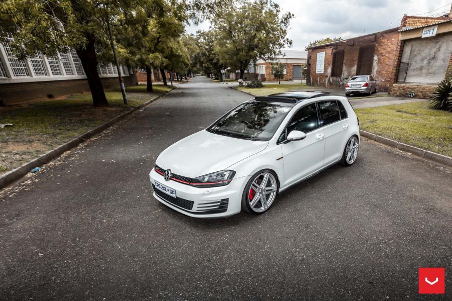  Volkswagen Golf GTI on Vossen Wheels (VWS5) 2018 года  (фото 11 из 12)